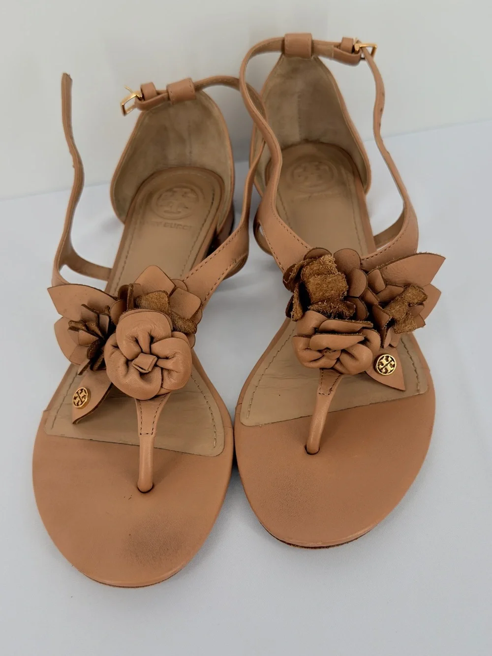 Tory Burch Nude Tan Leather Floral Thong Sandals Size 6.5